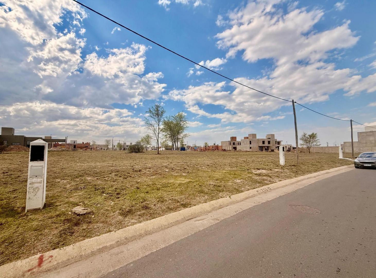 Foto de TERERNO EN VENTA DOCTA 600 M2 APTO DUPLEX Y COMERCIO, imagen 2