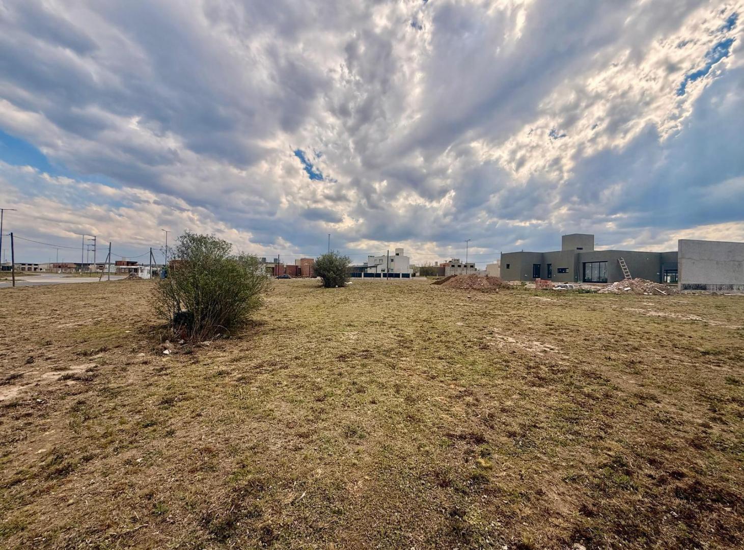 Foto de TERERNO EN VENTA DOCTA 600 M2 APTO DUPLEX Y COMERCIO, imagen 5