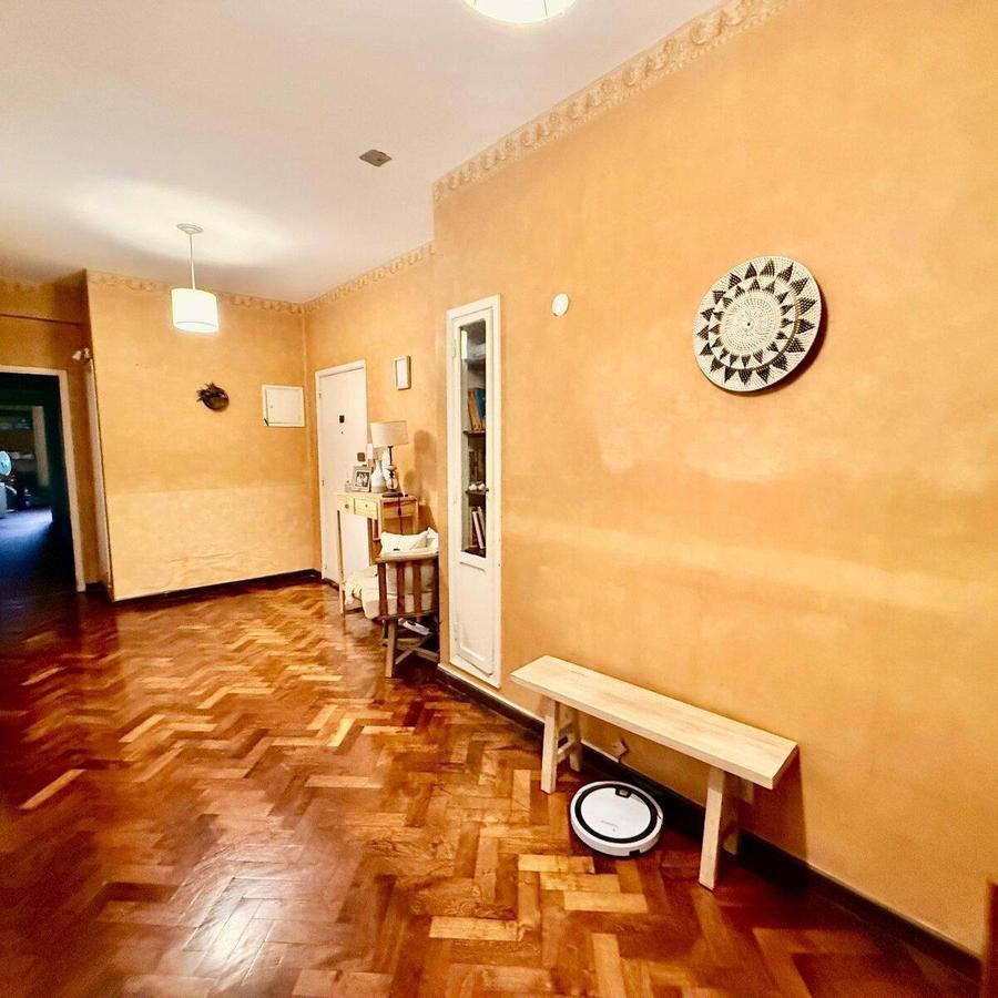 Foto de DEPARTAMENTO EN VENTA SEMIPISO CENTRO 5 DORM COCHERA, imagen 3
