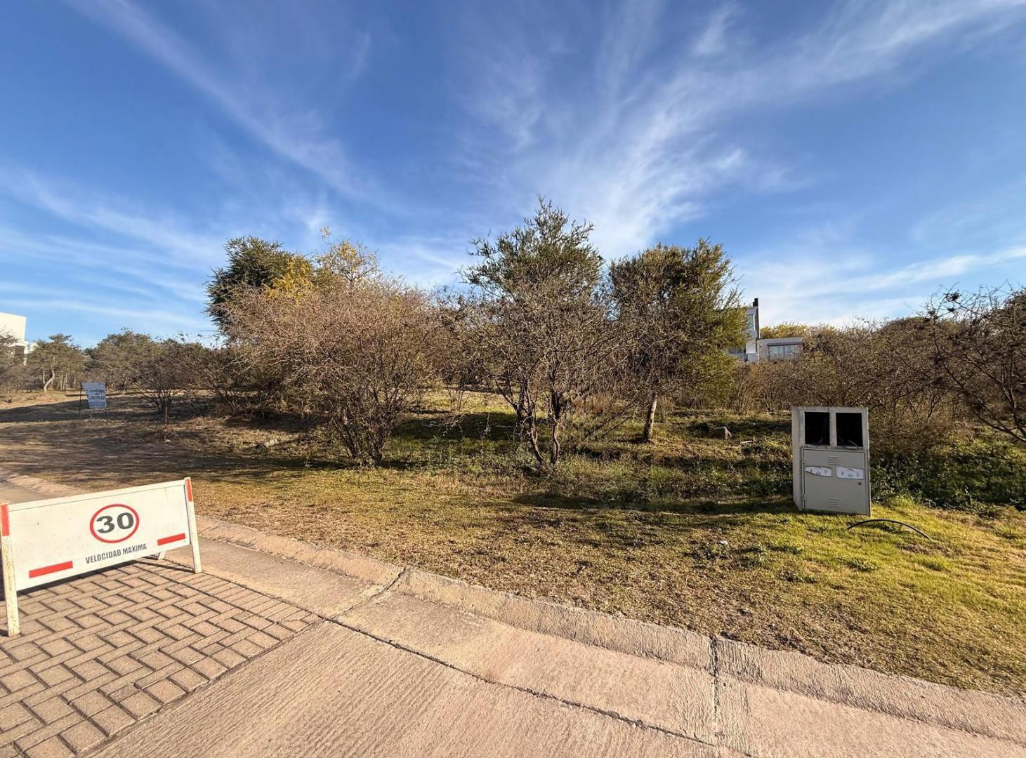 Foto de TERRENO EN VENTA COLINAS DE LA DESEADA COUNTRY, imagen 3