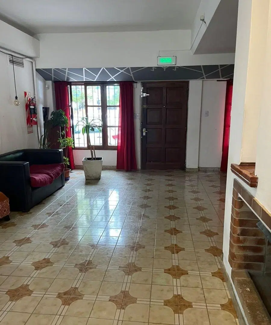 Venta Casa 8 Dormitorios Centro de Neuquen 4