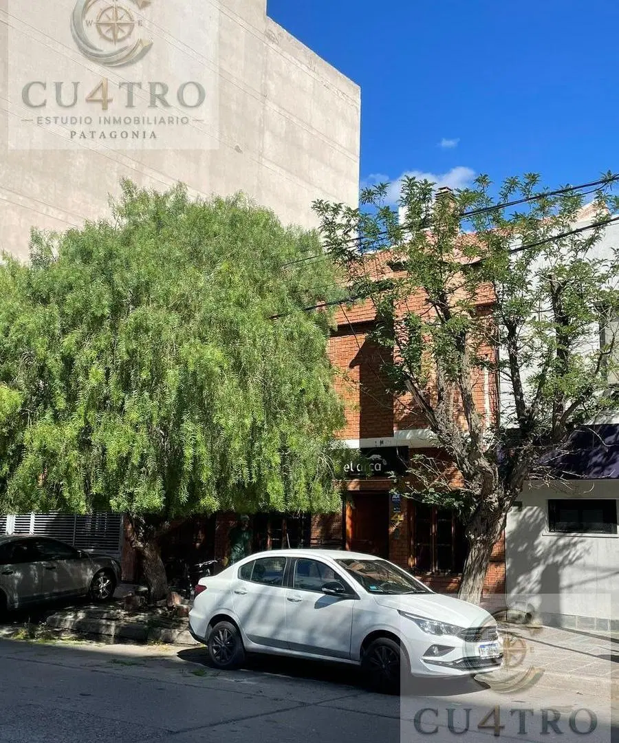 Venta Casa 8 Dormitorios Centro de Neuquen 2