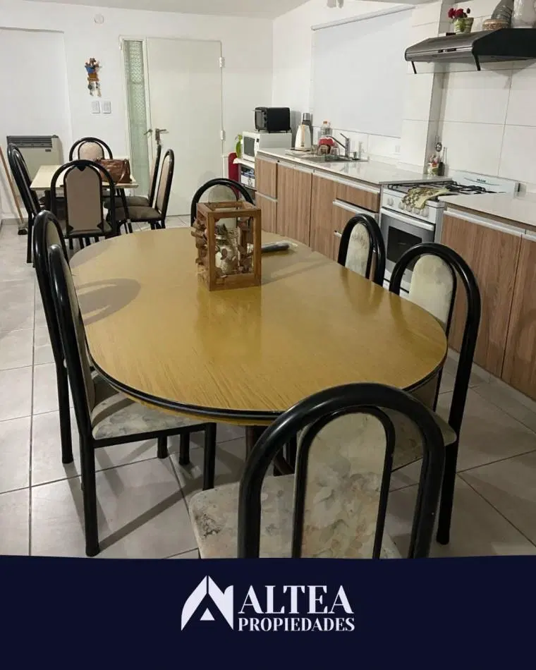 Casa en venta - Caseros 708 esquina General Roca - Barrio Belgrano - Rio Tercero. 4