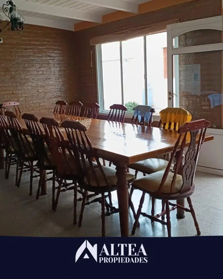 HERMOSA CASA EN VENTA - BARRIO LAS VIOLETAS - RIO TERCERO 4