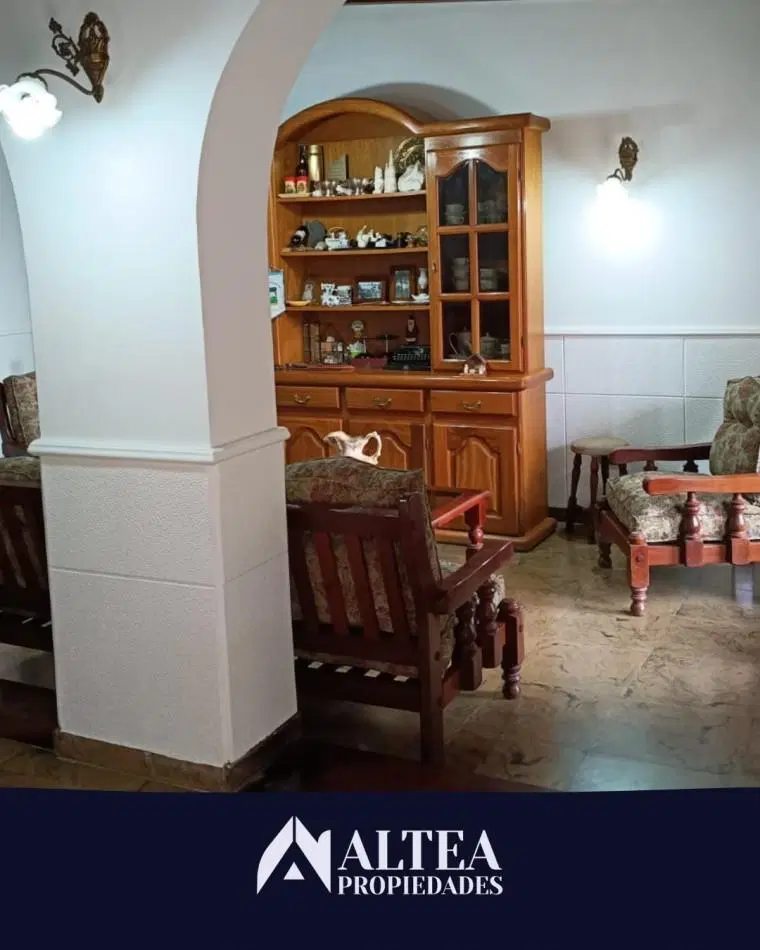 HERMOSA CASA EN VENTA - BARRIO LAS VIOLETAS - RIO TERCERO 2