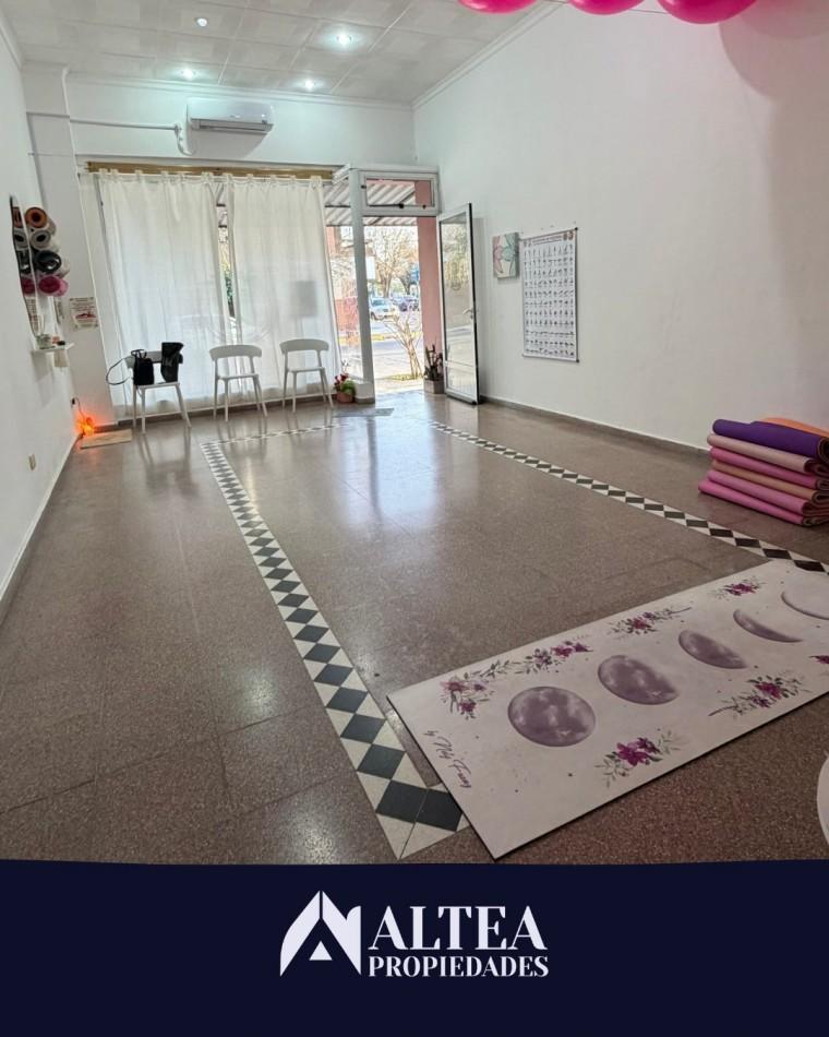 Foto de Propiedad comercial con renta activa - General Paz y Magnasco, imagen 2