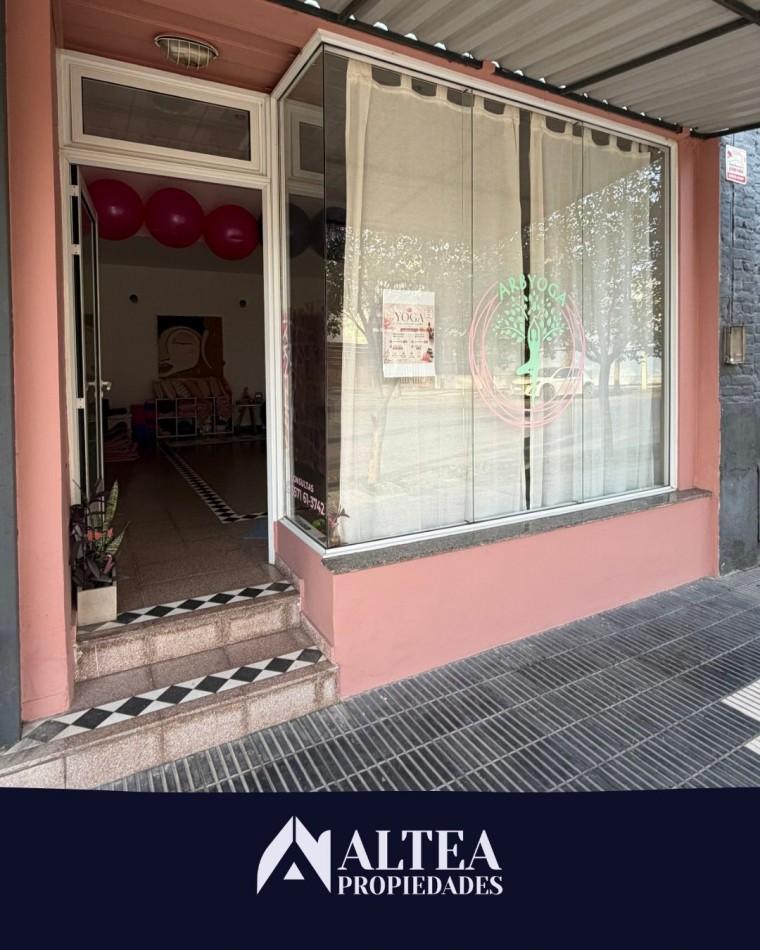 Foto de Propiedad comercial con renta activa - General Paz y Magnasco, imagen 1