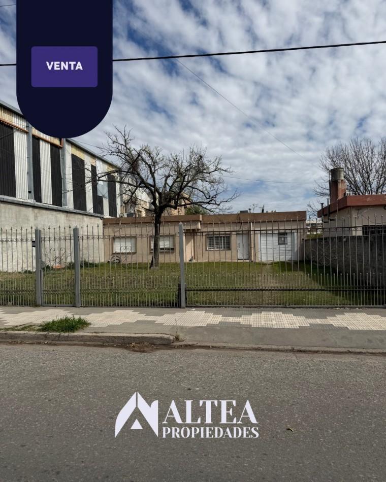 CASA + 1.199 M² DE TERRENO | BARRIO ESCUELA | RIO TERCERO