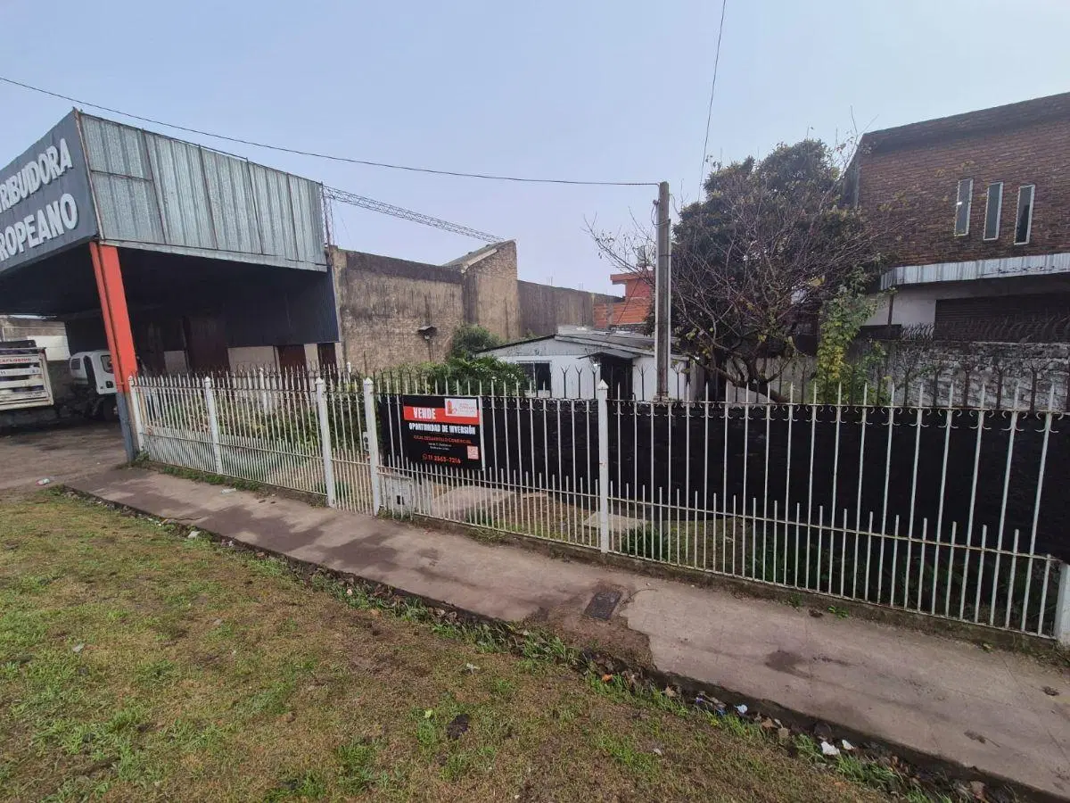 CASA A RECICLAR EN IMPORTANTE ZONA COMERCIAL 2