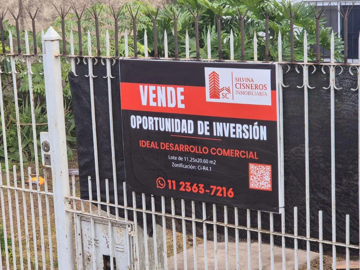 CASA A RECICLAR EN IMPORTANTE ZONA COMERCIAL 5