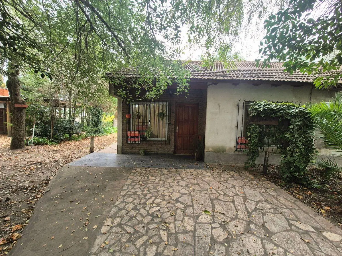 Casa Quinta en El Peligro | 3 Dormitorios, Quincho y Cancha de Fútbol 5
