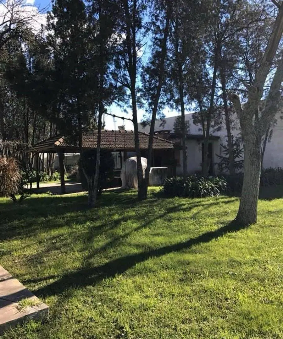 Casa Quinta en El Peligro | 3 Dormitorios, Quincho y Cancha de Fútbol 3