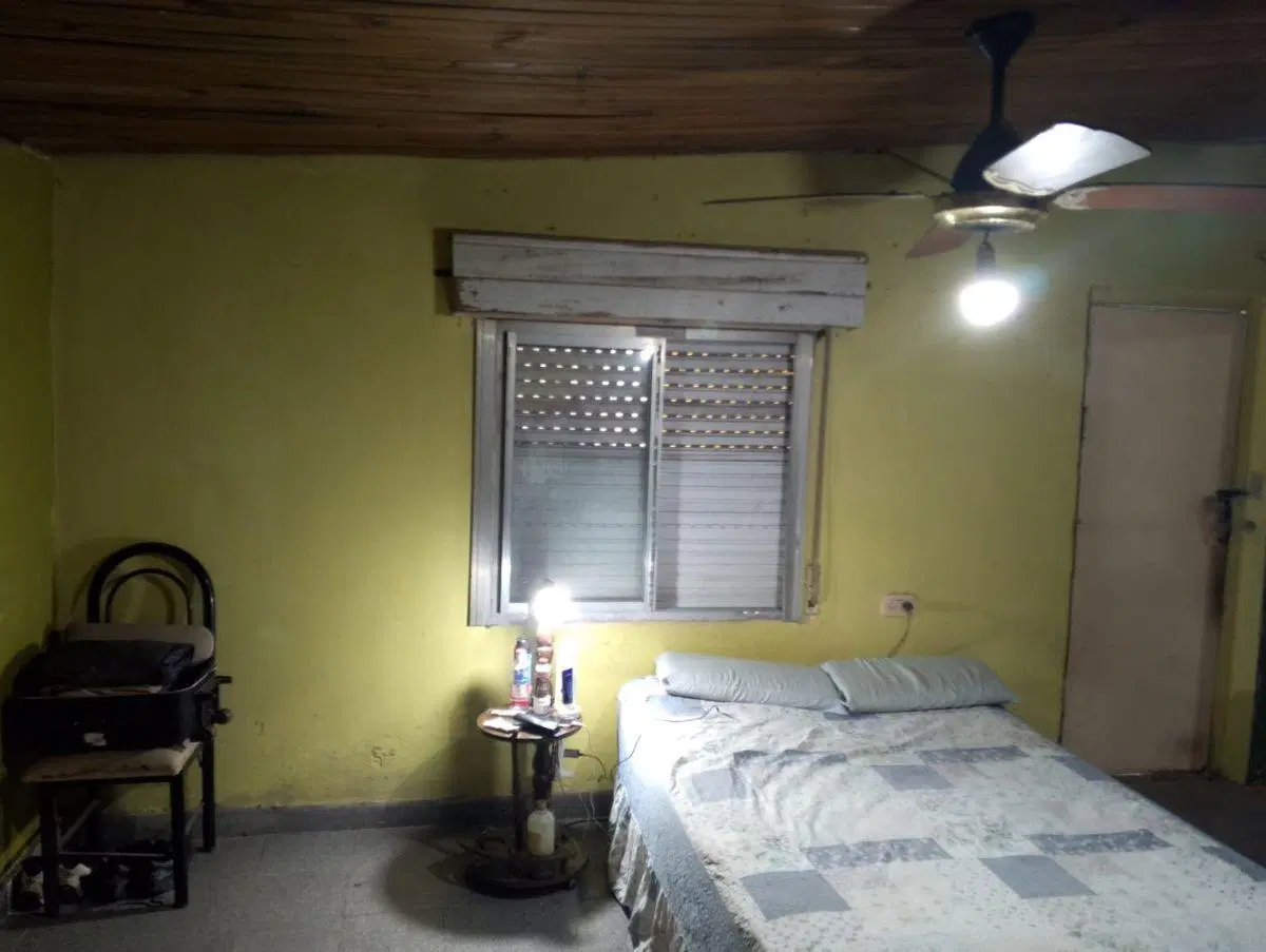 Casa 2 ambientes con local 2