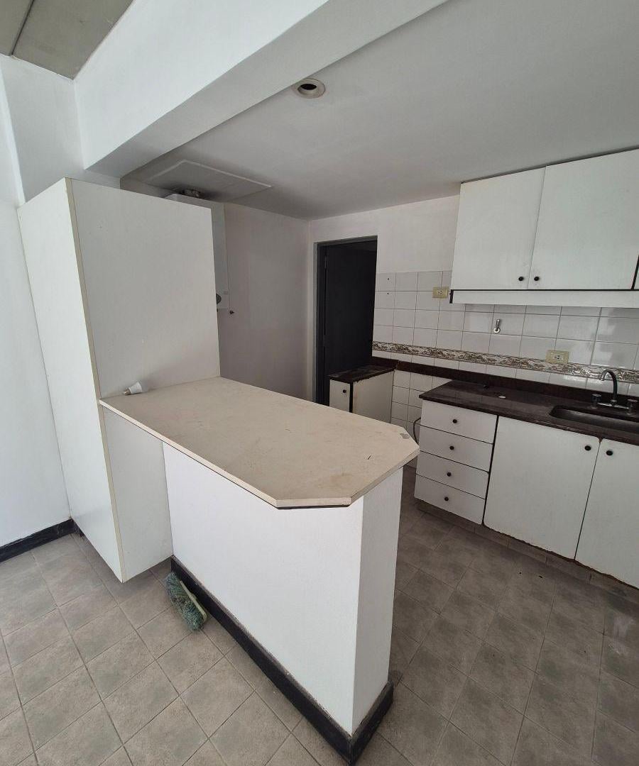 Foto de ALQUILER DE DEPARTAMENTO, TIPO PH SOBRE AV MITRE, EN EZPELETA, imagen 1