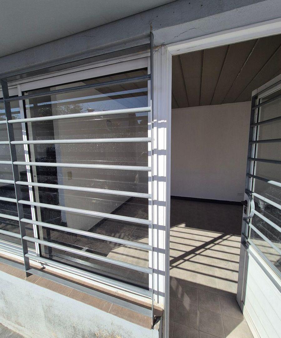Foto de ALQUILER DE DEPARTAMENTO, TIPO PH SOBRE AV MITRE, EN EZPELETA, imagen 4