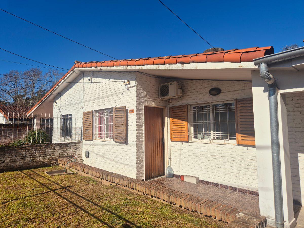 Foto de Casa de 78 m2 con 2 dormitorios en venta en Berazategui, imagen 1