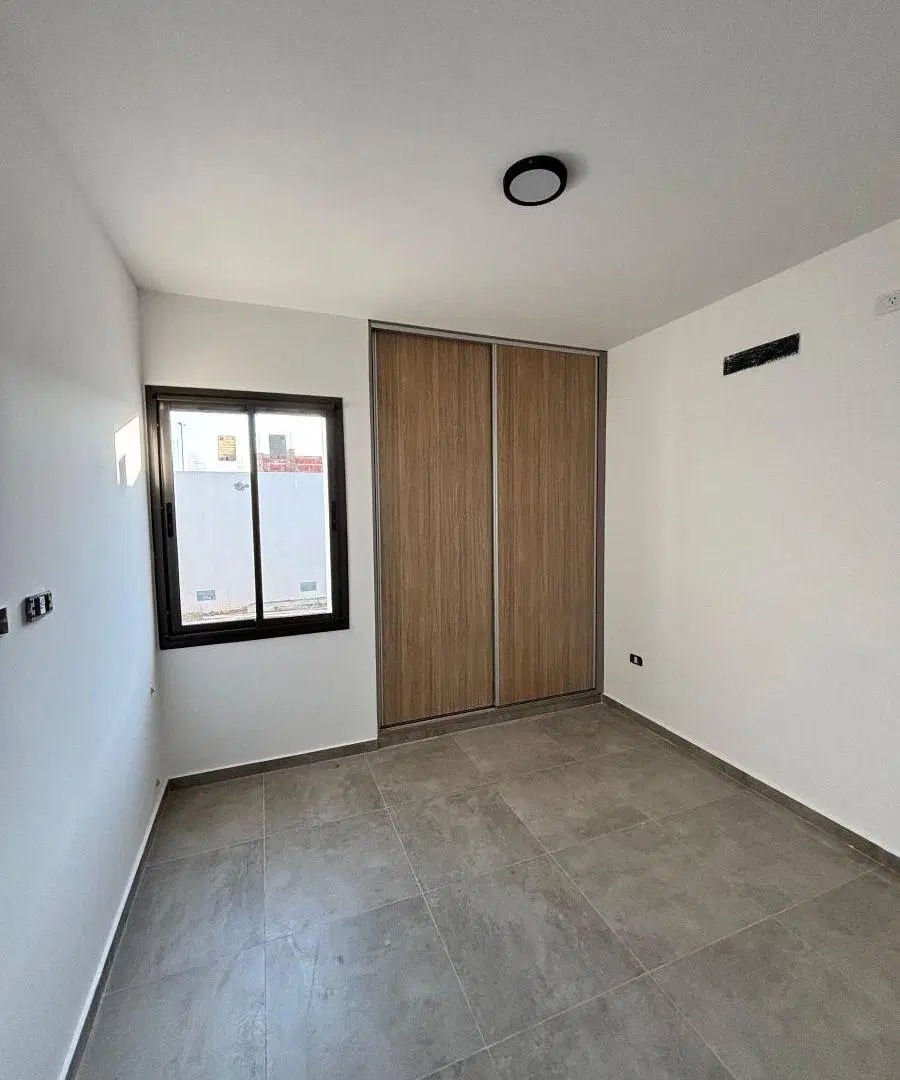 DUPLEX A ESTRENAR FRENTE A LA PLAZA - 2 DORMITORIOS 2 BAÑOS - COCHERA DOBLE 4