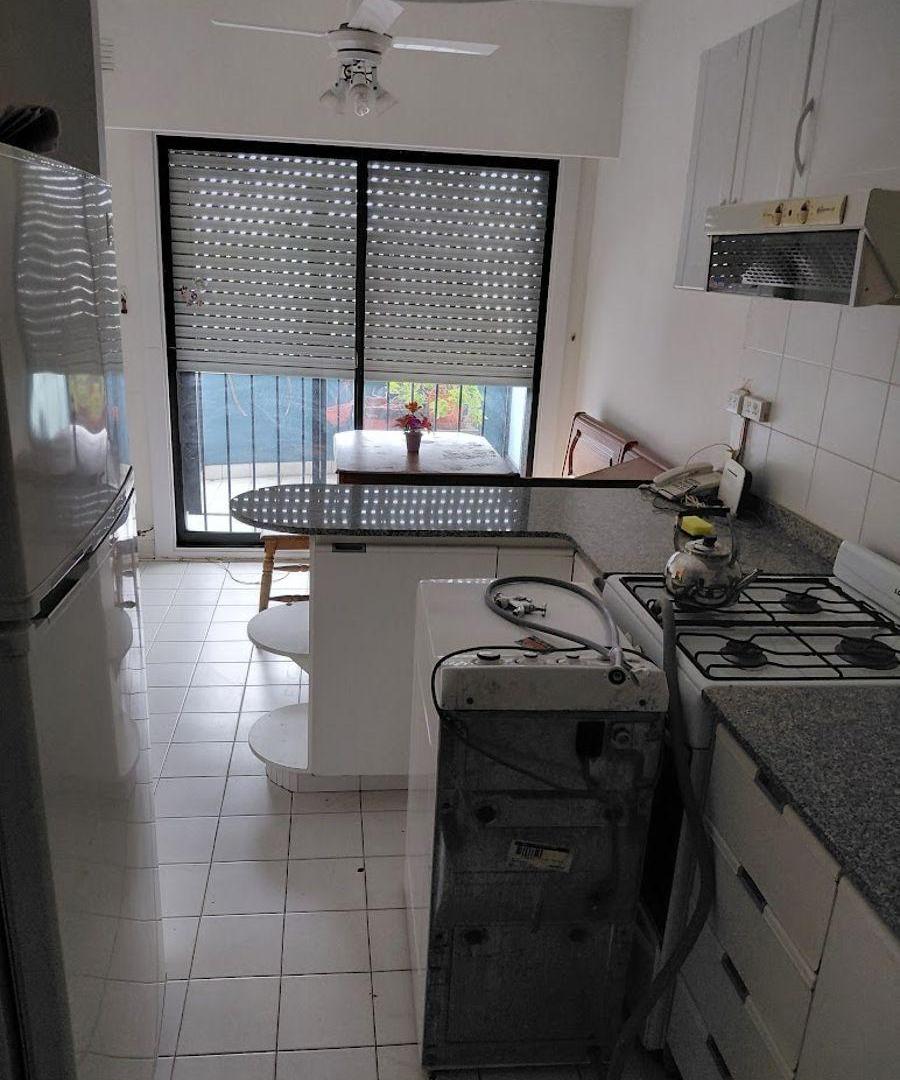 Foto de Departamento de 65 m² con 2 Dormitorios en Alquiler en Avellaneda, imagen 2