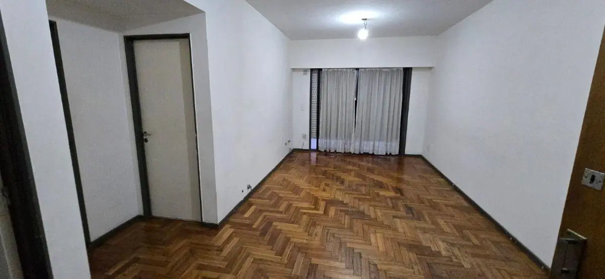 Departamento 2 Amb. Frente con balcón 2