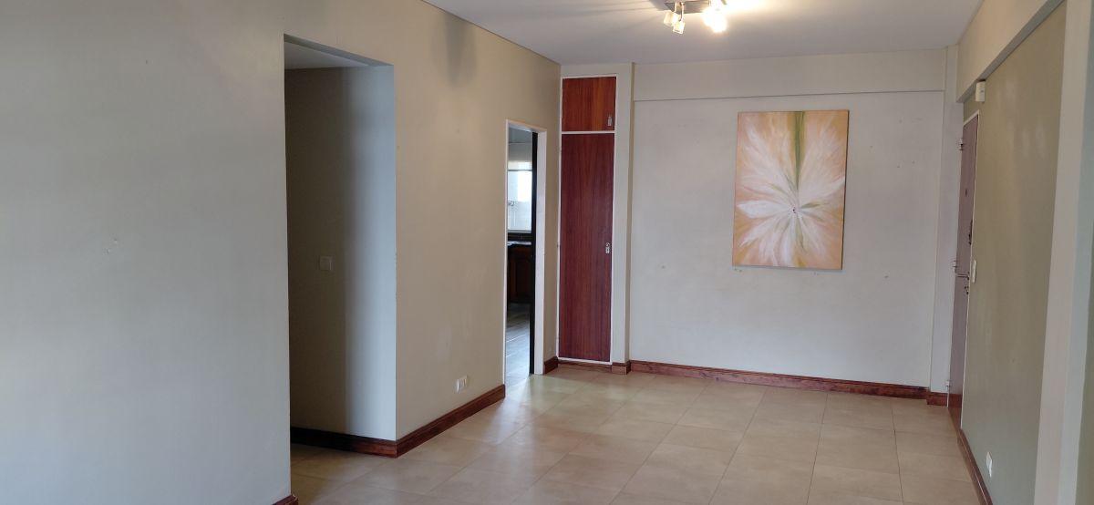 Foto de Departamento de 90 m² con 3 dormitorios y cochera en alquiler en, imagen 1