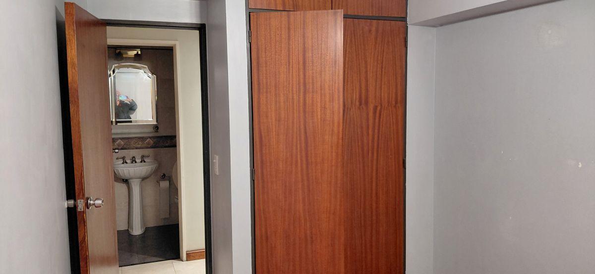 Foto de Departamento de 90 m² con 3 dormitorios y cochera en alquiler en, imagen 4