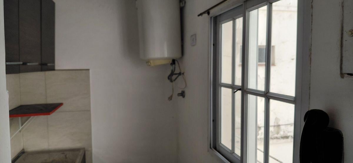 Foto de Departamento de 38 m² con 1 dormitorio en alquiler en Avellaneda, imagen 2