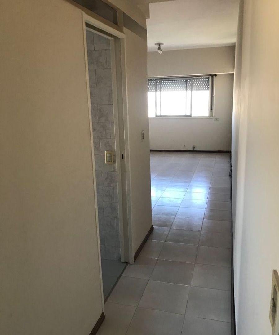 Foto de Departamento de 30 m² de 1 ambiente en alquiler en Avellaneda, imagen 3