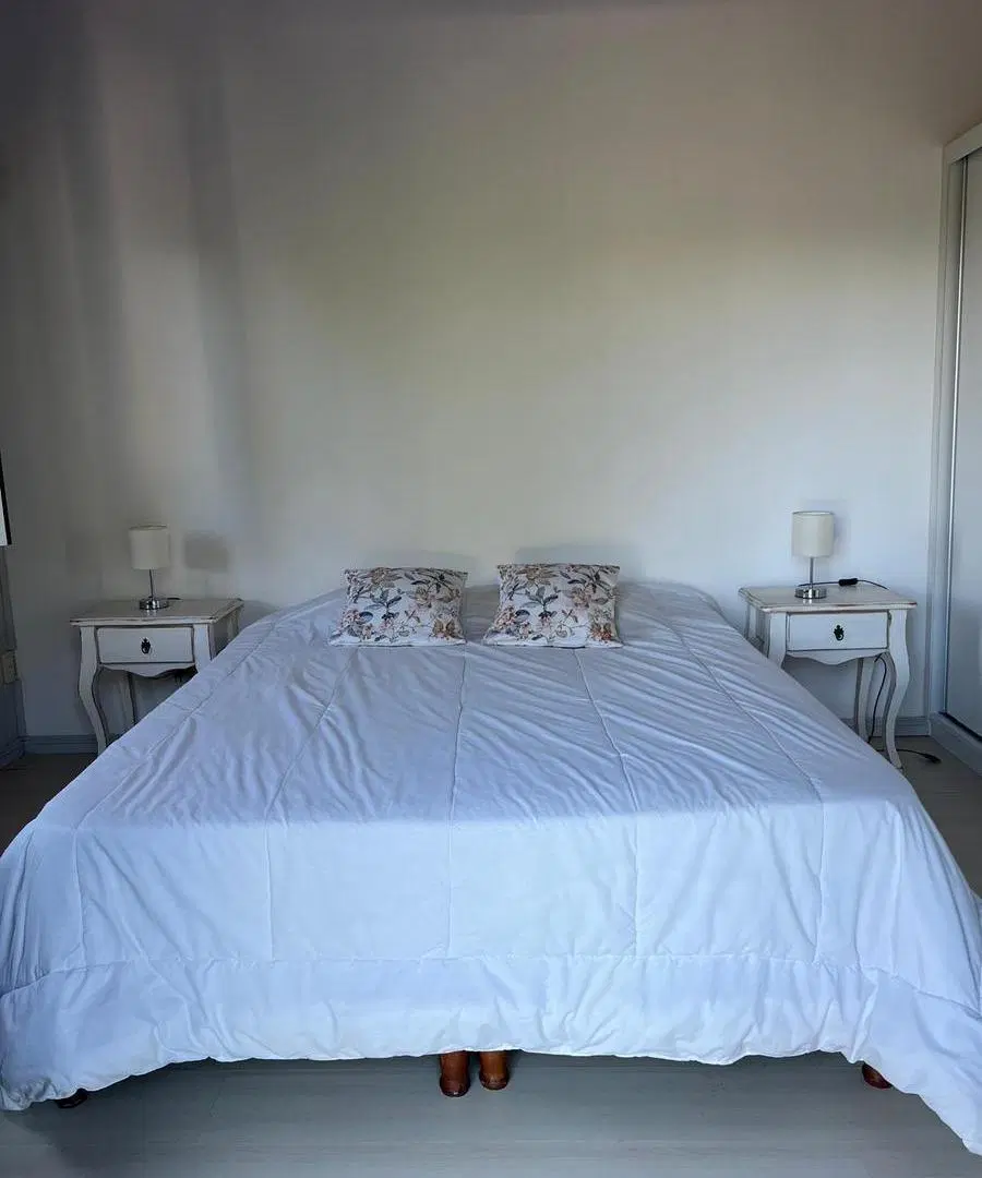 Alquiler y Venta Casa en Barrio Playa, Colonia 4