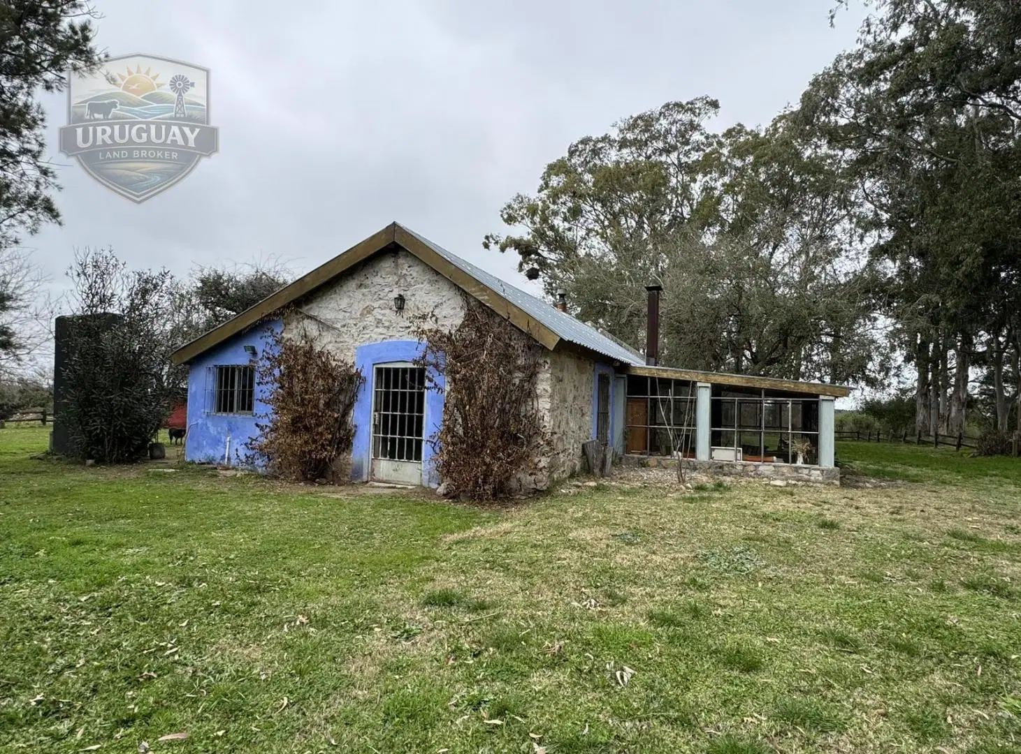 Campo en Colonia con costa al río – Ideal desarrollo turístico 1