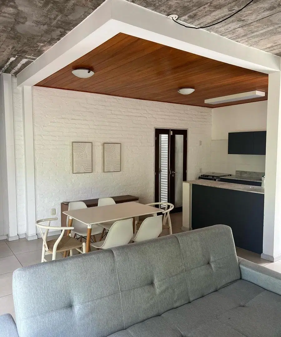Alquiler y Venta Casa en Barrio Playa, Colonia 4