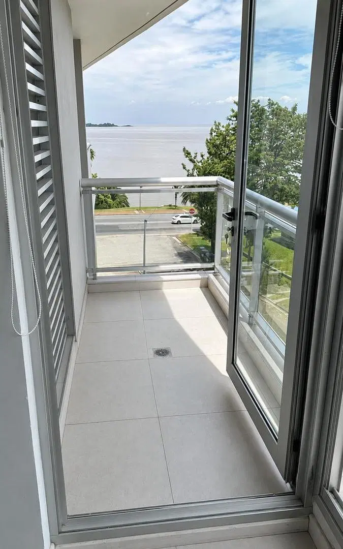 Apartamento en Alquiler - semi amoblado 4