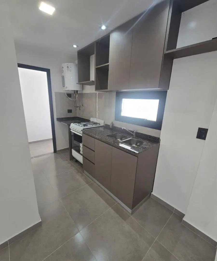 VENTA DEPTO 1 DORM CON BALCÓN EN B° ALBERDI 2