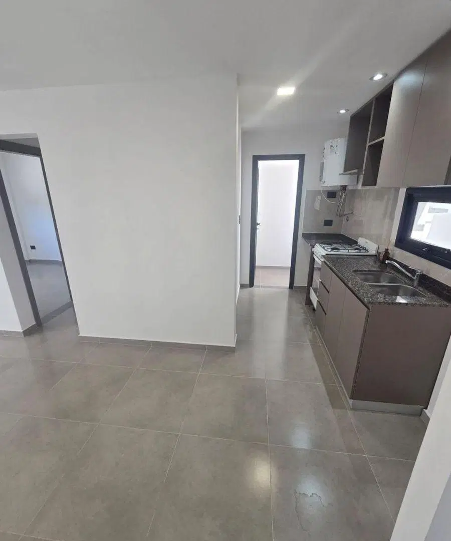VENTA DEPTO 1 DORM CON BALCÓN EN B° ALBERDI 4