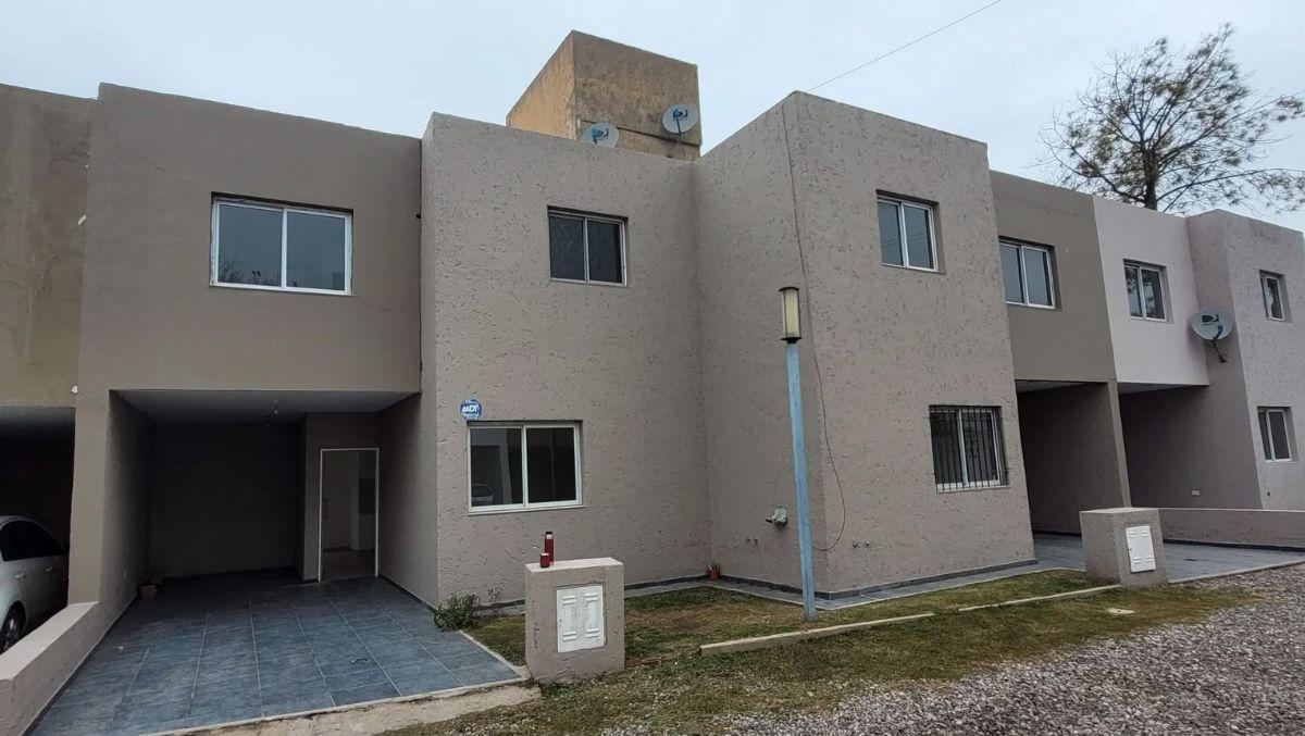 VENTA DUPLEX 3 DORMITORIOS ALTOS DE CLARET HOUSING