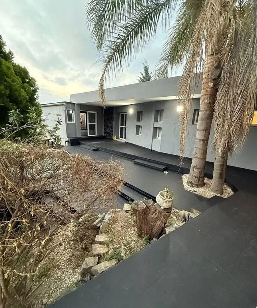 CASA EN VENTA 3 DORMITORIOS EN ARBOLADA HOLLYWOOD 5