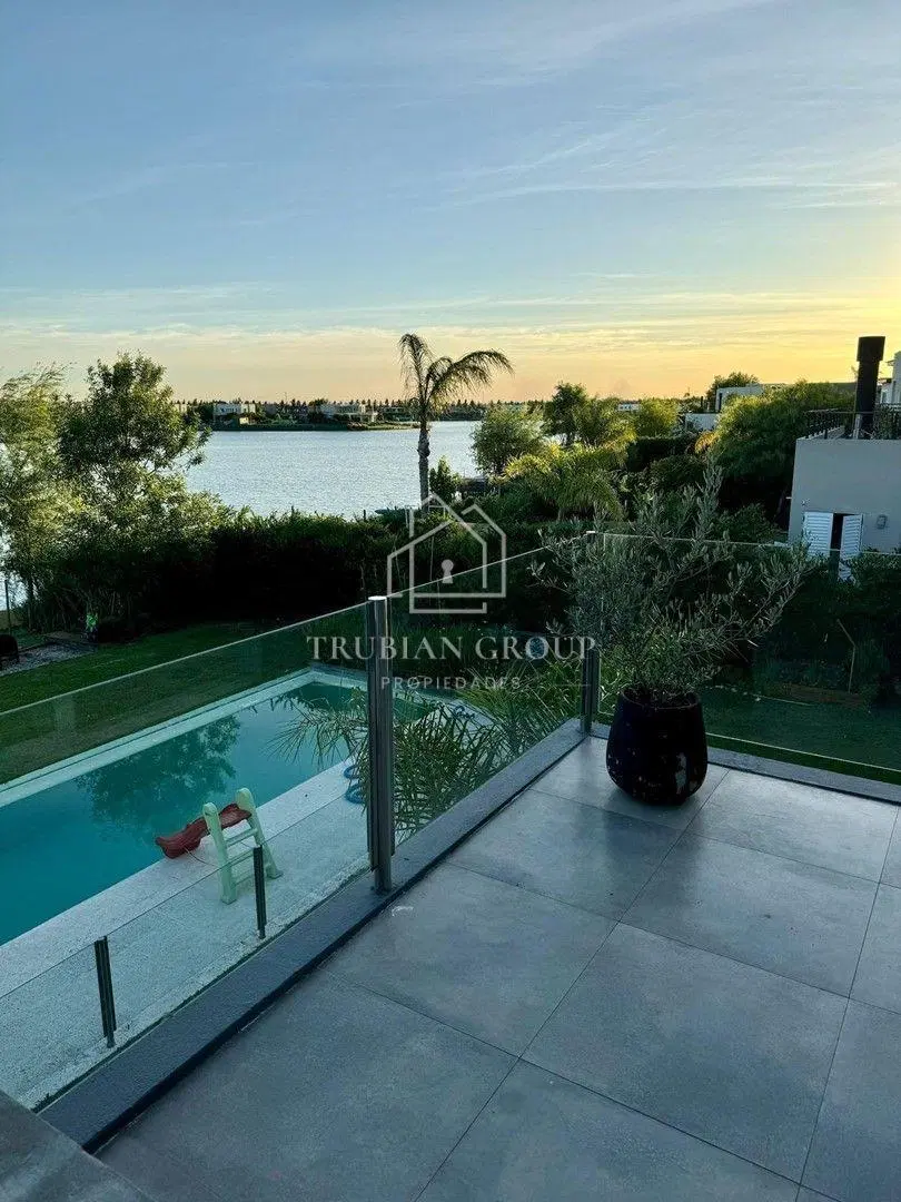 Casa a la Laguna en Venta en San Rafael Villanueva Tigre • AT 3