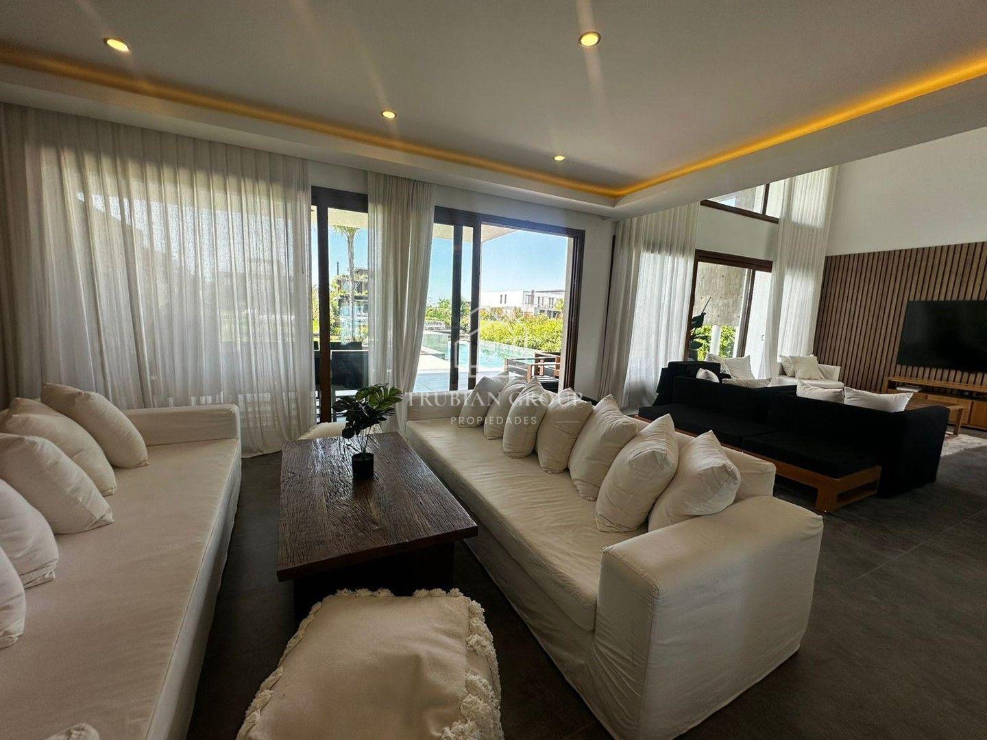 Foto de Venta Casa a la Laguna Virazón Nordelta Tigre • AT, imagen 1