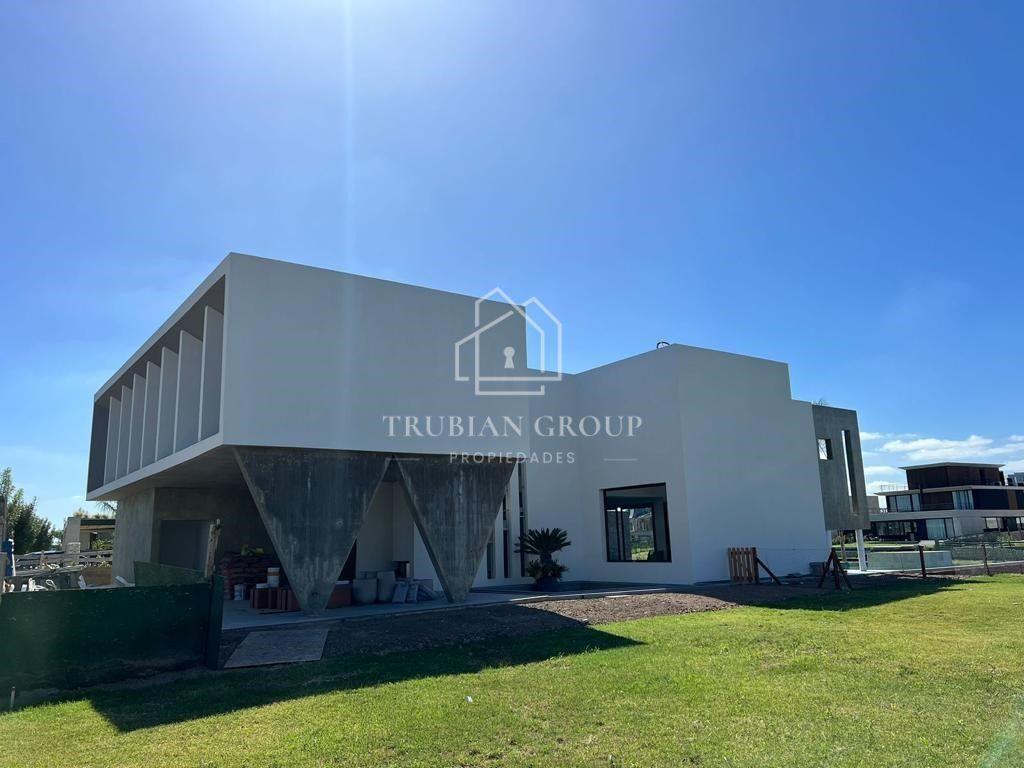 Foto de Venta Casa a la Laguna Virazón Nordelta Tigre • AT, imagen 3
