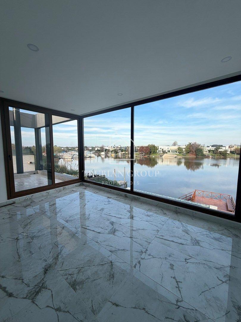 Foto de Casa al Río en Venta en Canal Barrio Náutico Villanueva • AT, imagen 3