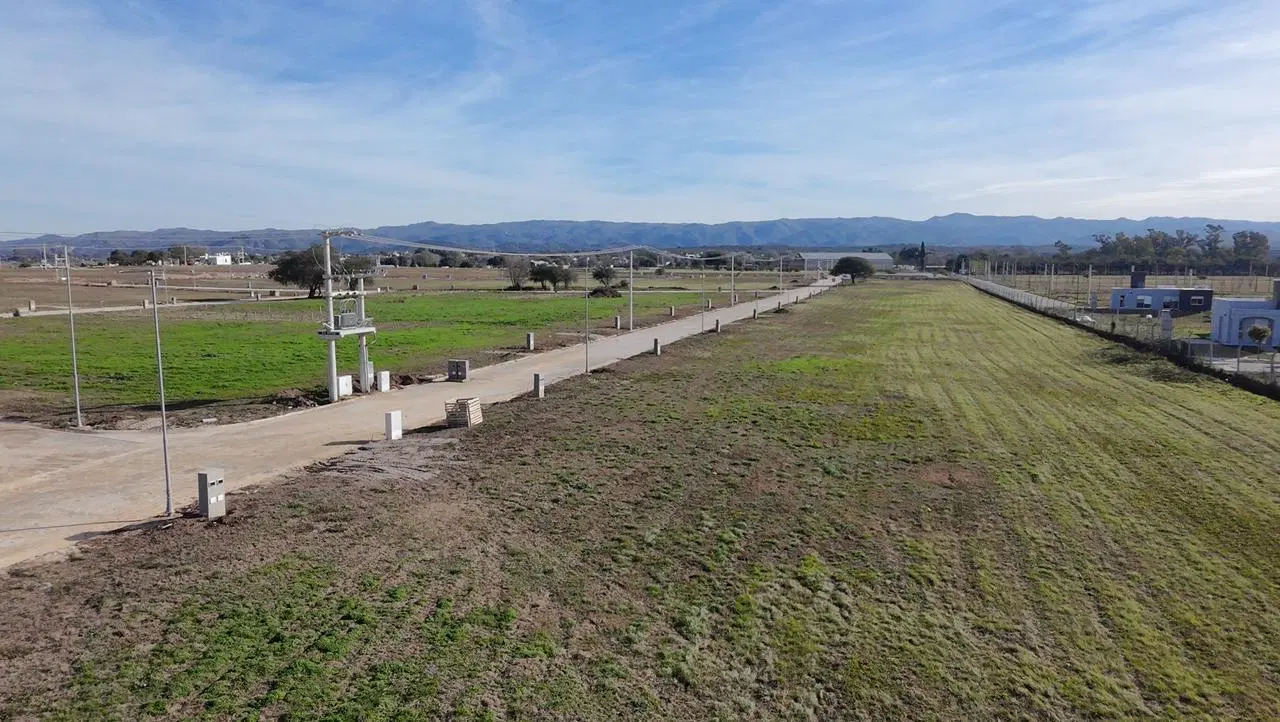 Lote 480 m² apto duplex en Lomas de la Estancia 4