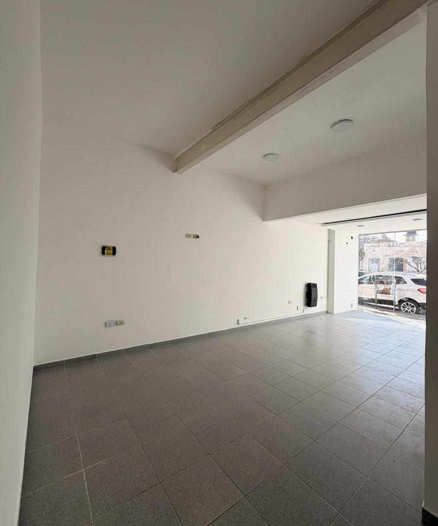 Foto de Locales Comerciales Brasil 268 Alta Gracia , a 2 cuadras del Centro, imagen 5