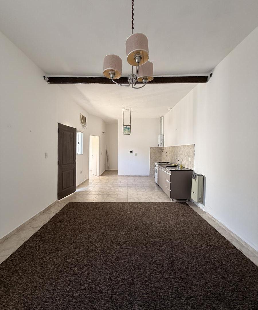 Foto de Departamento a metros del boulevard Pellegrini , zona Garcia Lorca/ El, imagen 5