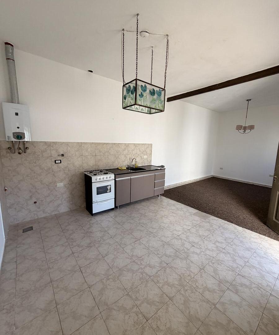 Foto de Departamento a metros del boulevard Pellegrini , zona Garcia Lorca/ El, imagen 4