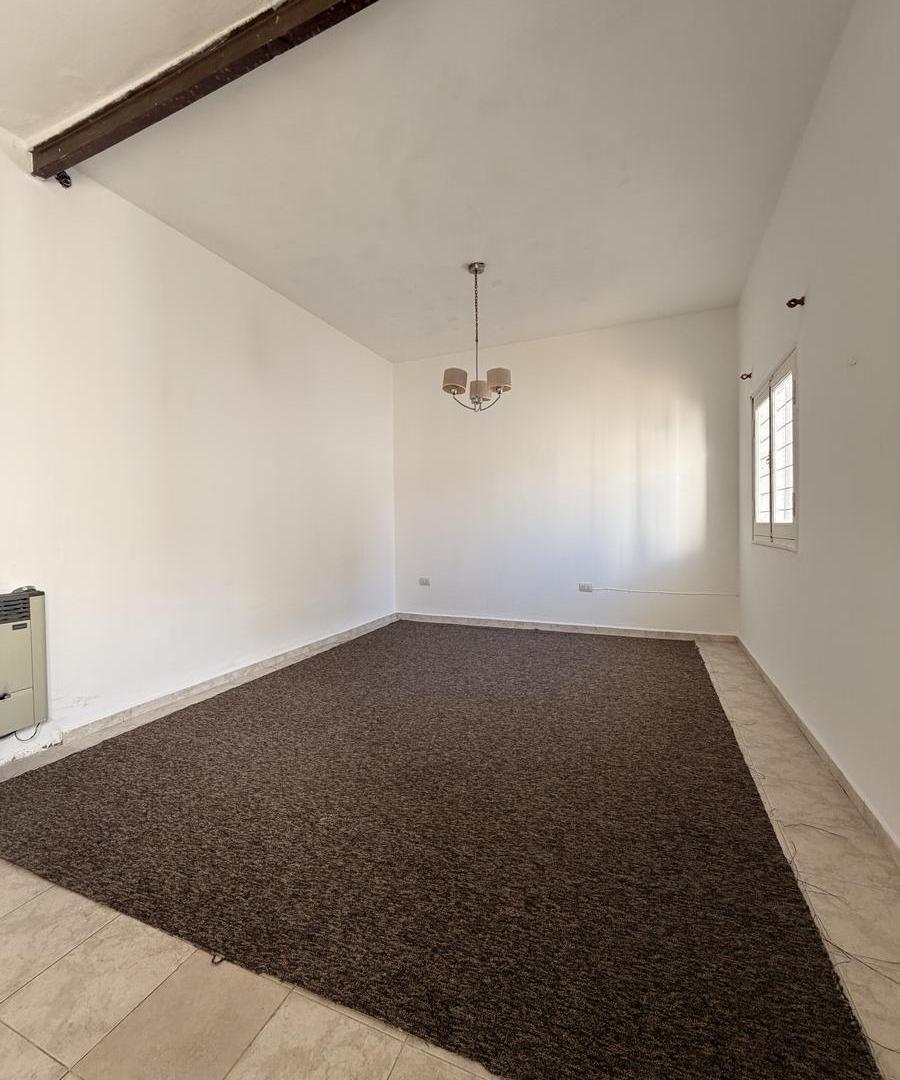 Foto de Departamento a metros del boulevard Pellegrini , zona Garcia Lorca/ El, imagen 3