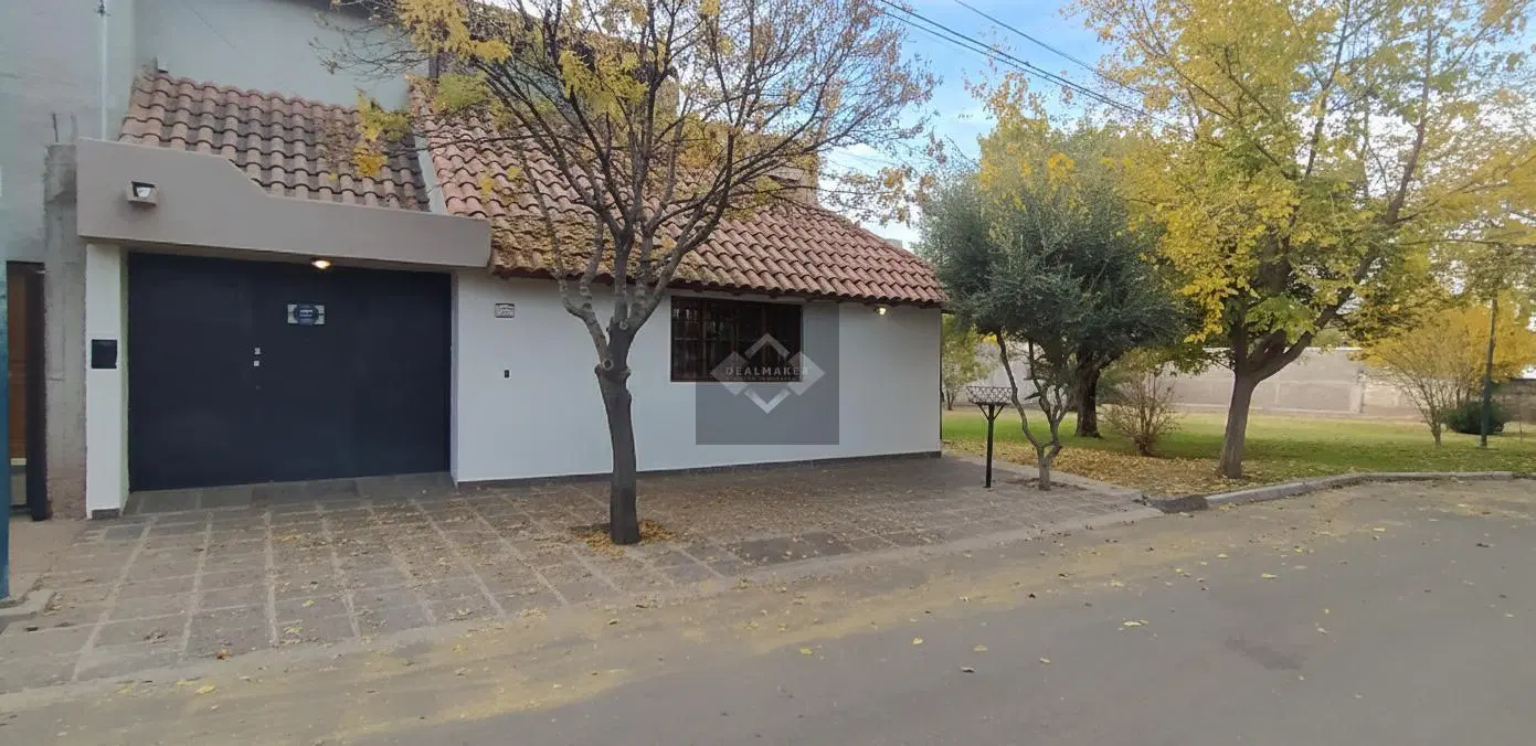 Casa ubicada en Godoy Cruz 3