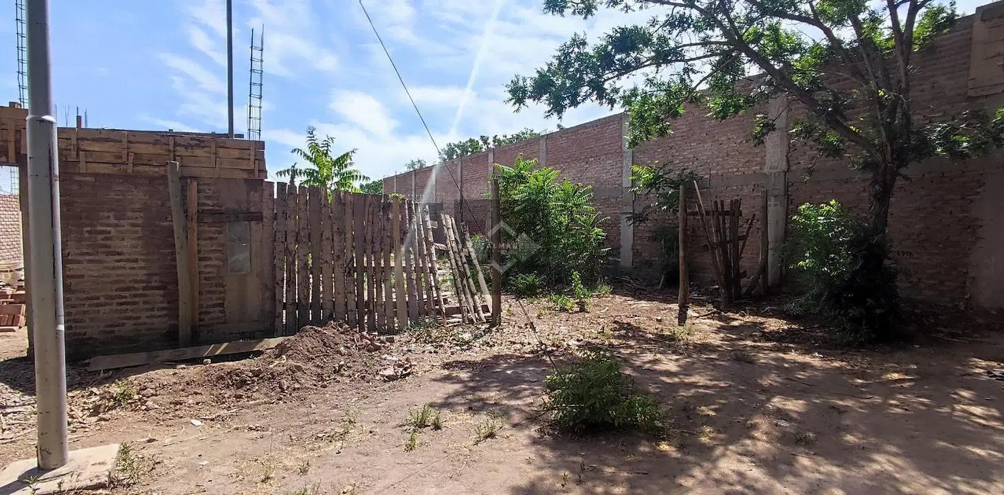 Terreno sobre calle Pascual Segura 3