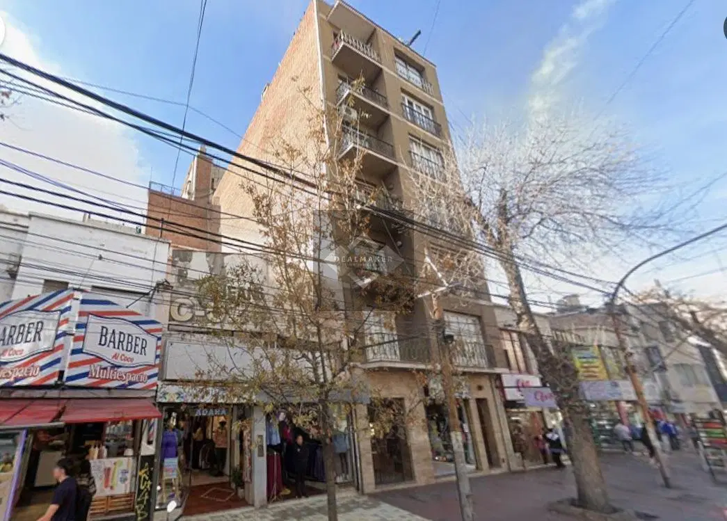 Departamento sobre calle G. Paz 4