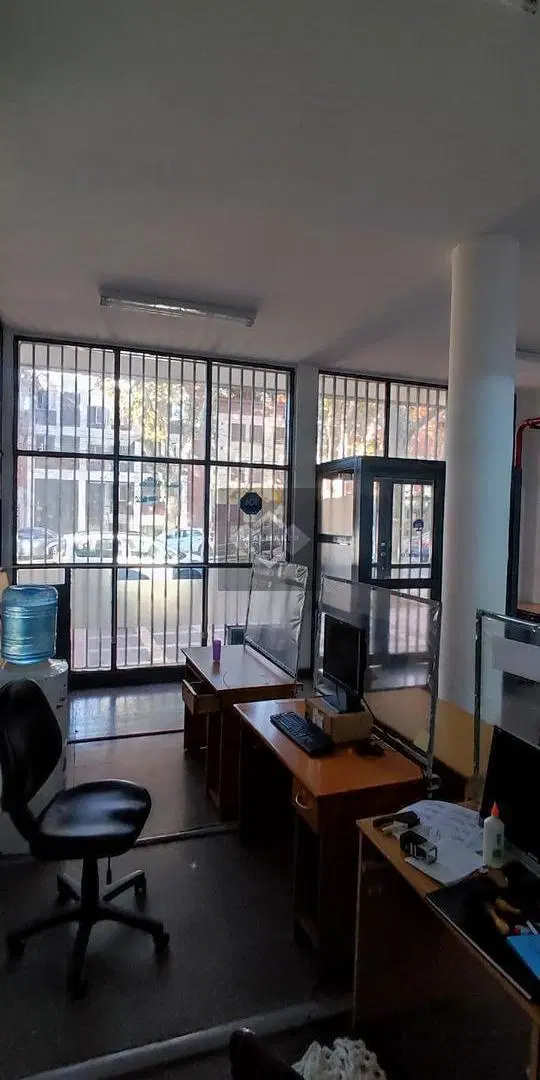 Edificio Comercial en calle Godoy Cruz 2