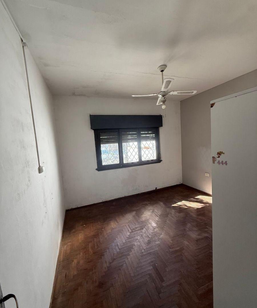 Foto de CASA 3 AMBIENTES CON COCHERA Y PATIO EN ALQUILER, imagen 1