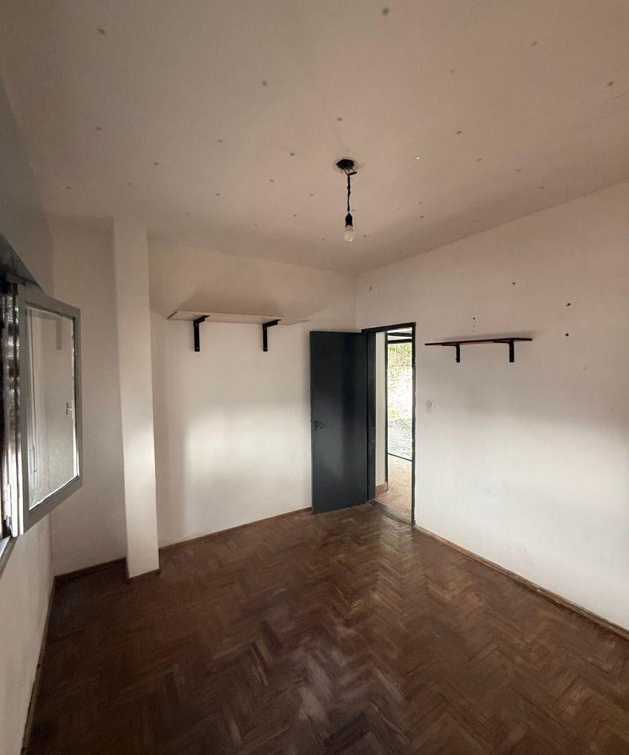 Foto de CASA 3 AMBIENTES CON COCHERA Y PATIO EN ALQUILER, imagen 3